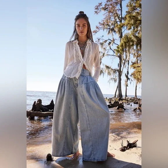 NWOT We The Free Blossom Meadow Jeans - Picture 1 of 5